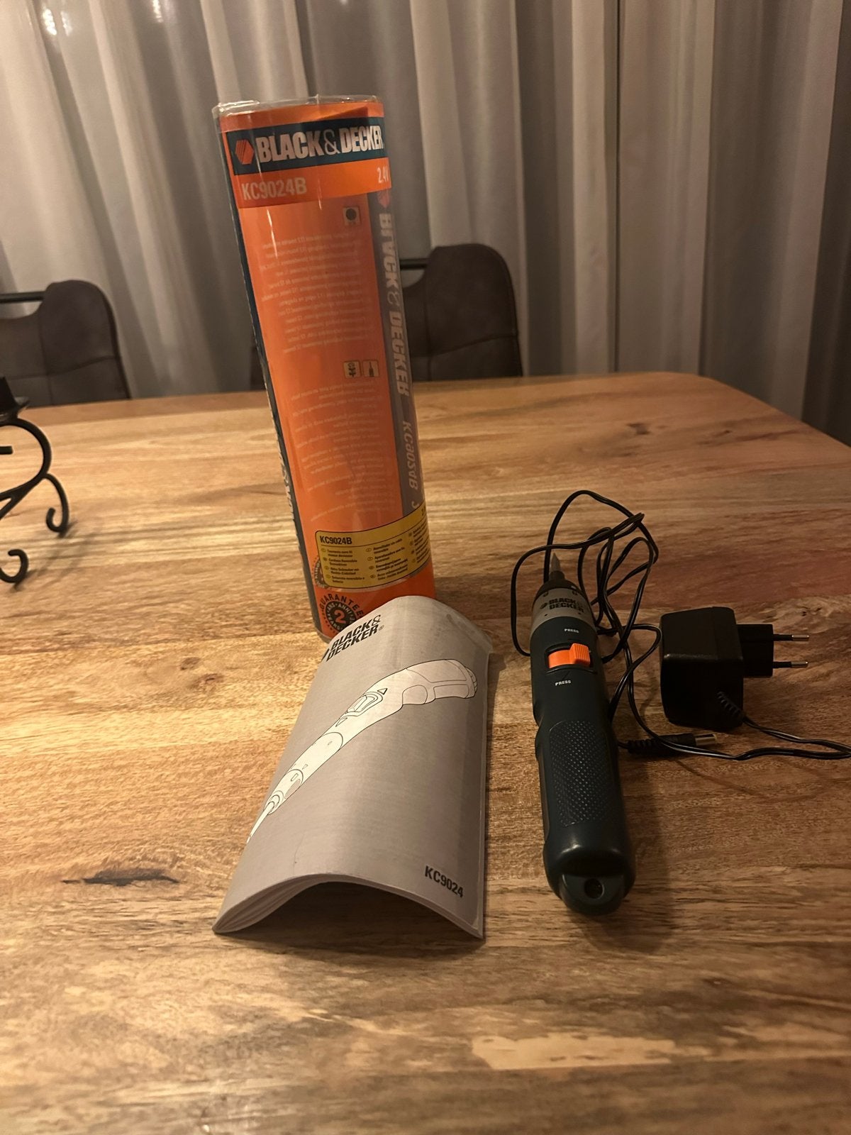 Black & Decker KC9024B elektrische schroevendraaier (2.4V), Doe-het-zelf en Verbouw, Ophalen, Zo goed als nieuw, Boor- en Schroefmachine