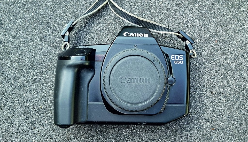 camera Canon EOS 650 + telens Canon EF 100-300mm, Ophalen of Verzenden, Gebruikt, Spiegelreflex, Canon