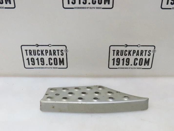 Scania 1794306 |  Opstapplaat side skirt, Ophalen, Gebruikt, Scania, Carrosserie en Plaatwerk