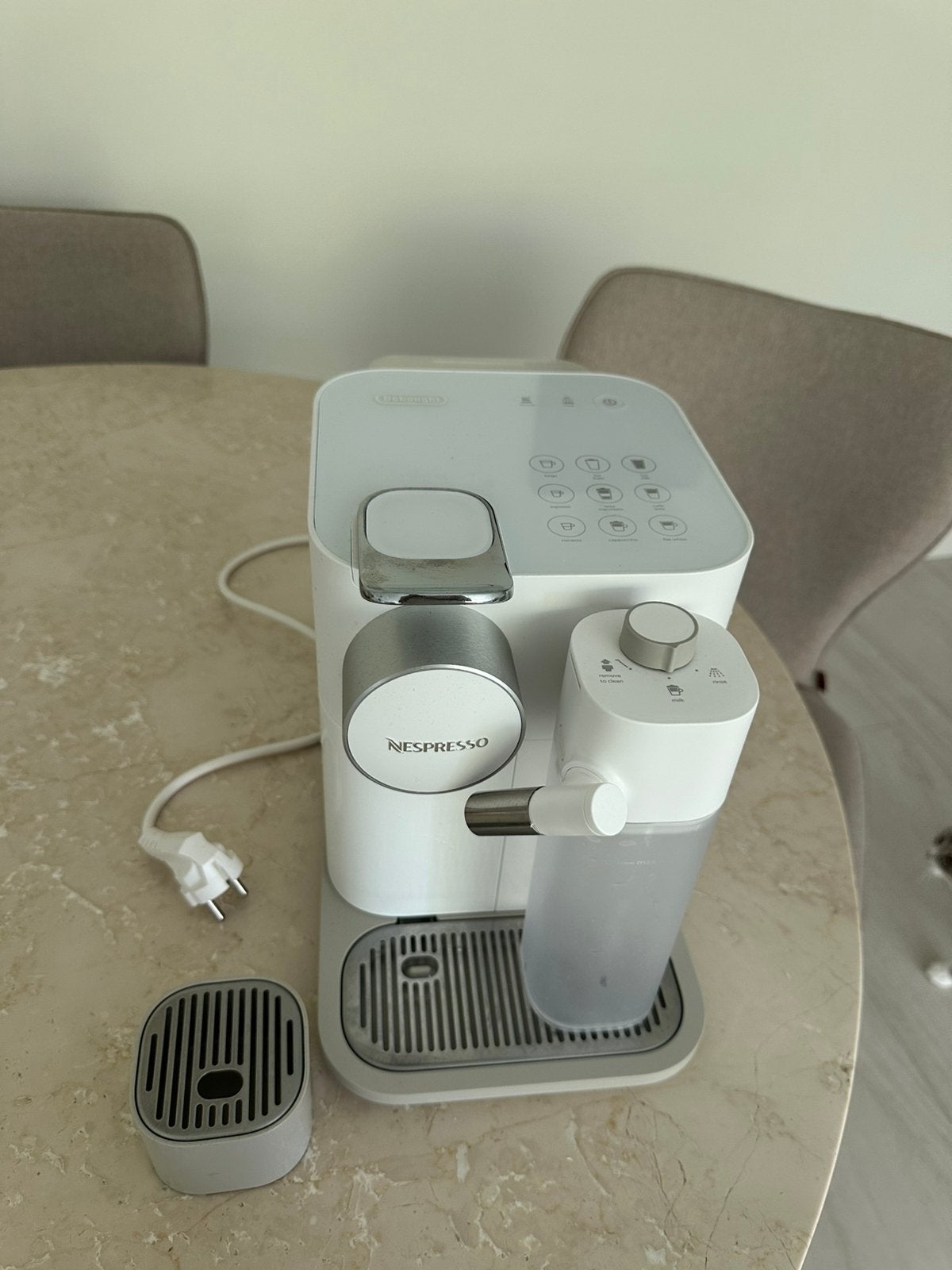De Longhi Nespresso koffieapparaat, Ophalen of Verzenden, Zo goed als nieuw, Koffiemachine