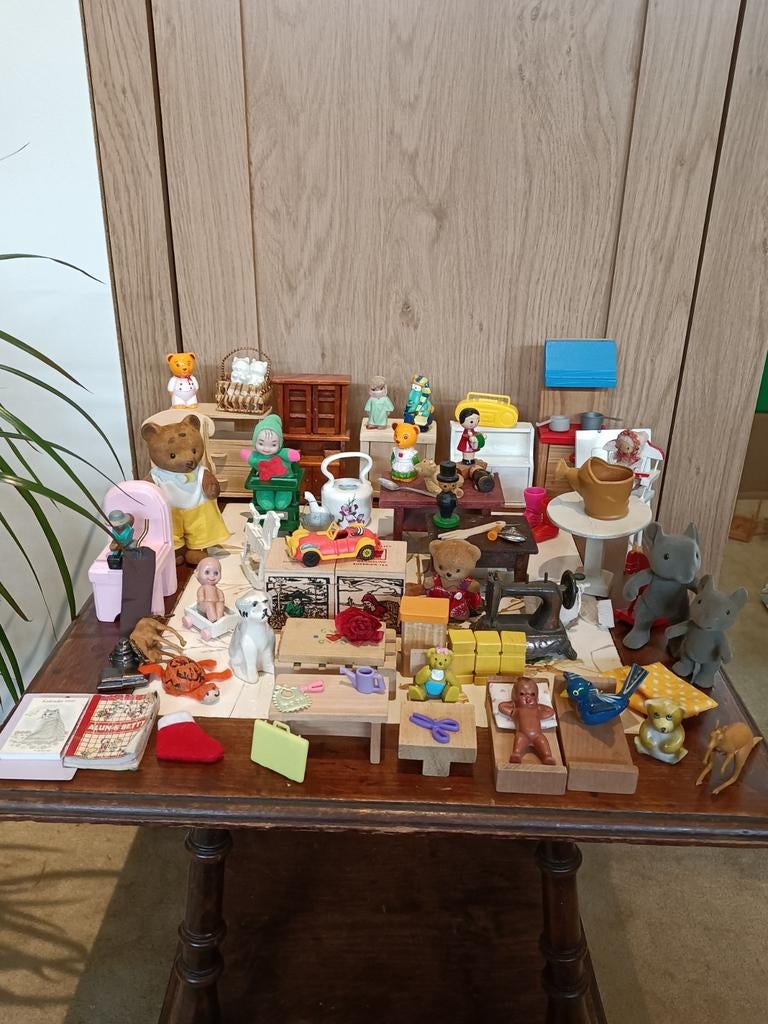 Diverse poppenhuis spulletjes, Ophalen of Verzenden, Gebruikt, Poppenhuis