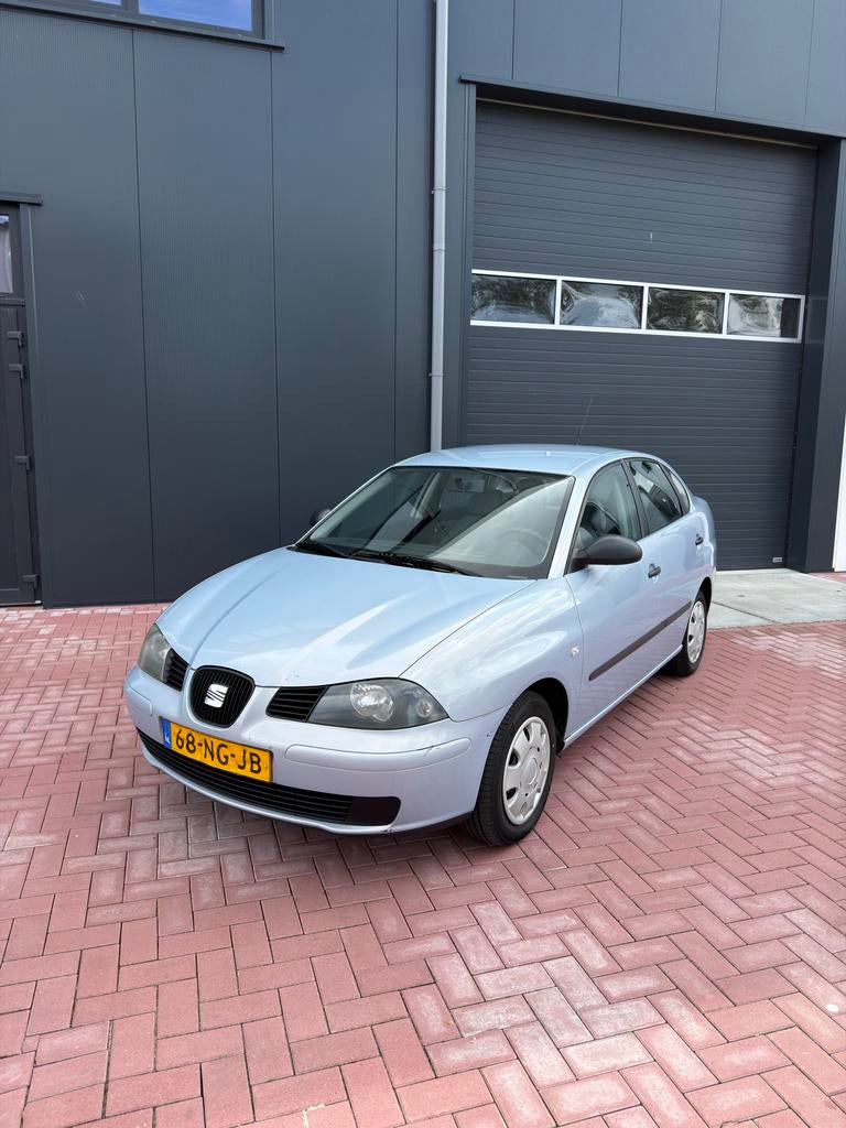 Seat Cordoba 1.4 16V 55KW 2003 Blauw, Auto's, Voorwielaandrijving, 15 km/l, 74 pk, 4 cilinders