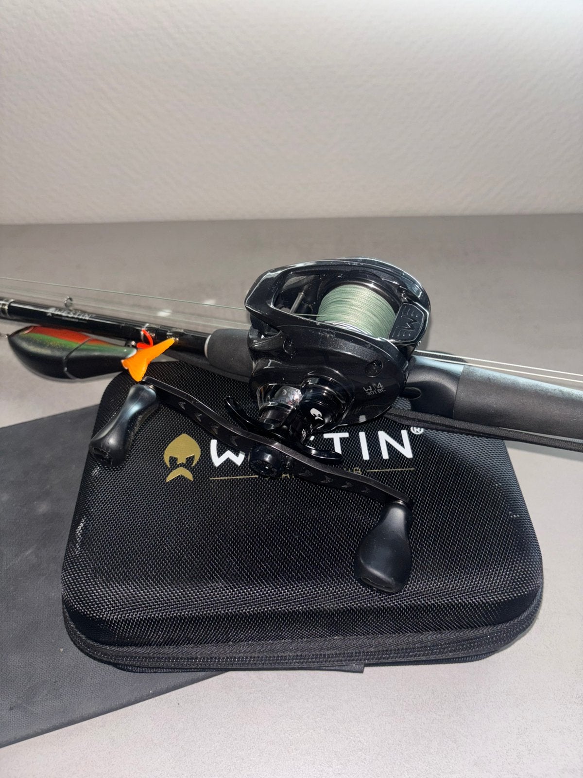 Westin W4 reel, Ophalen of Verzenden, Gebruikt