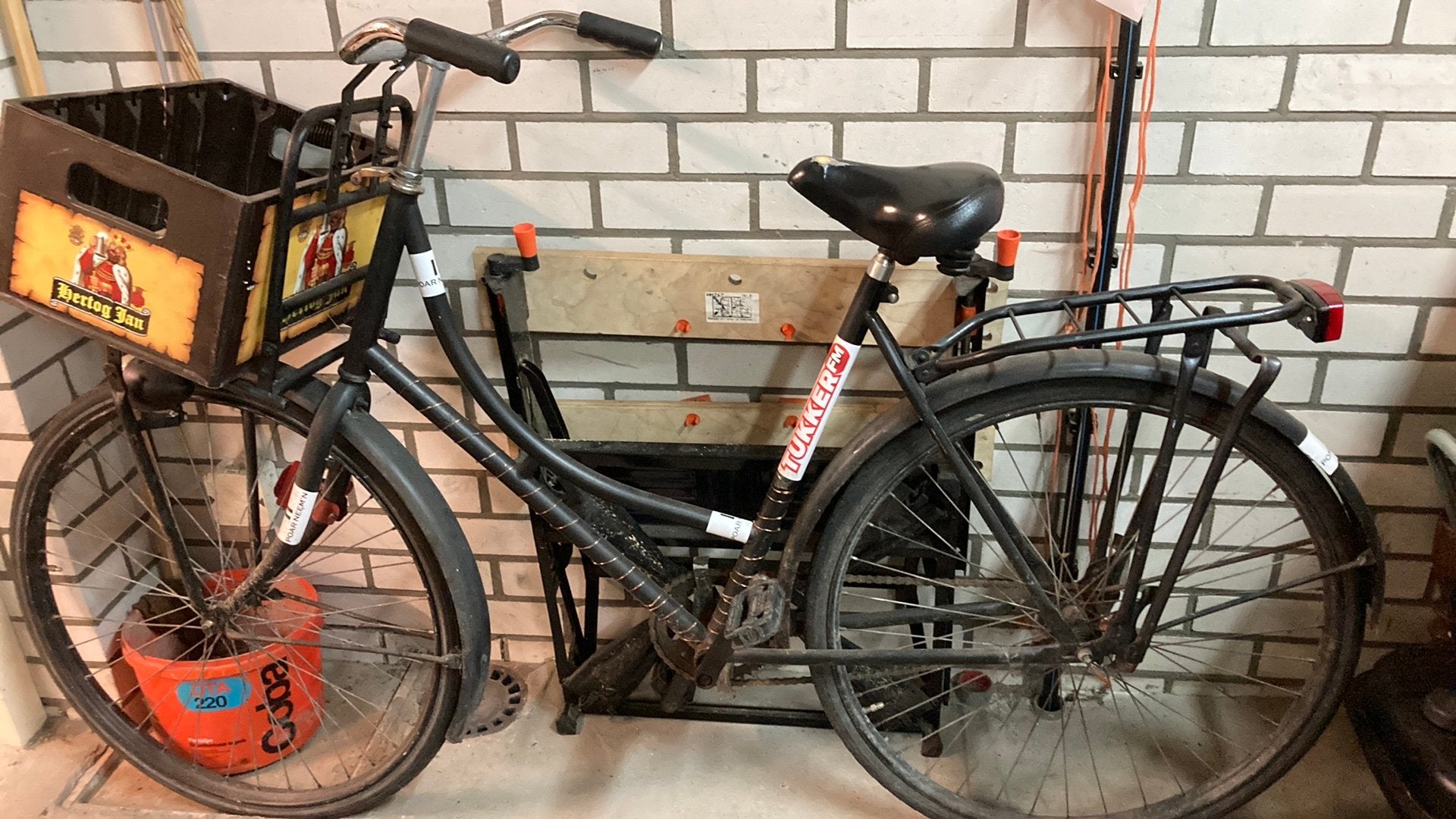 Opoe fiets met kratje, Fietsen en Brommers, Ophalen of Verzenden, Zo goed als nieuw
