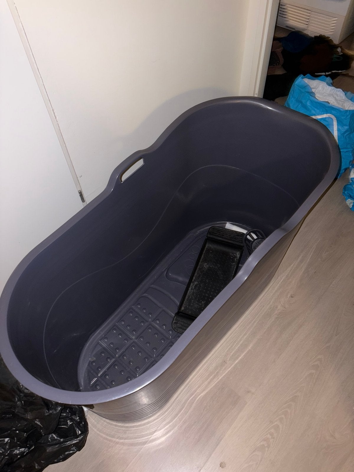 Grijze badkuip,, Ophalen, Zo goed als nieuw