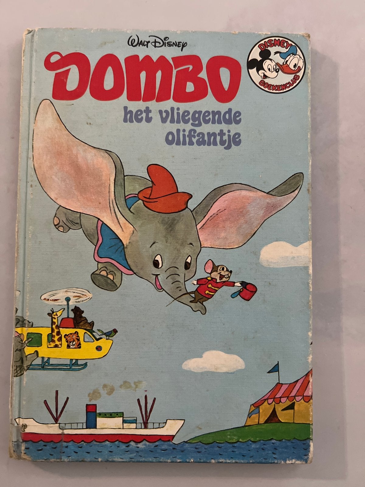 Dumbo het vliegende olifantje - Walt Disney Boek, Boeken, Ophalen of Verzenden, Gelezen, Sprookjes