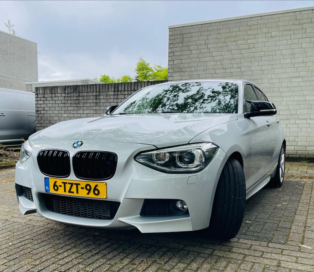 BMW 1-Serie 116I 220 PK!! 5DR 2014 Grijs, Auto's, 1-Serie, Zwart, 4 cilinders, Origineel Nederlands