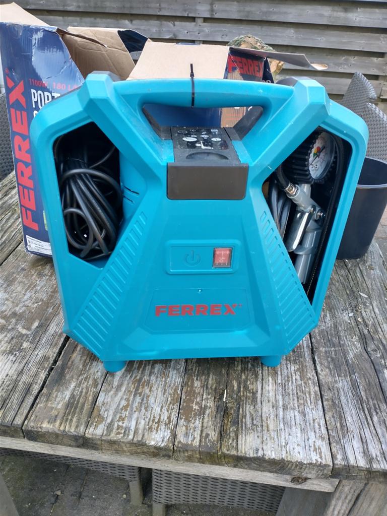 Draagbare compressor met wat accessoires, Ophalen