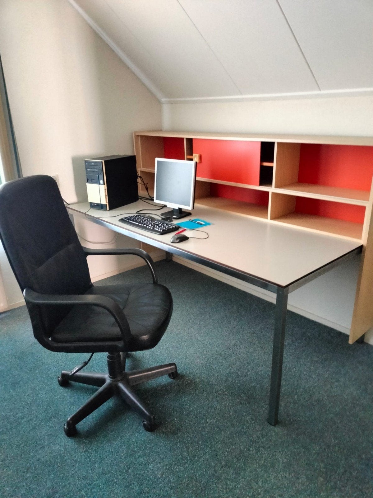 Werktafel met ombouw kast en bureaustoel, Ophalen, Demontabel, Gebruikt, Bureau-kast combinatie
