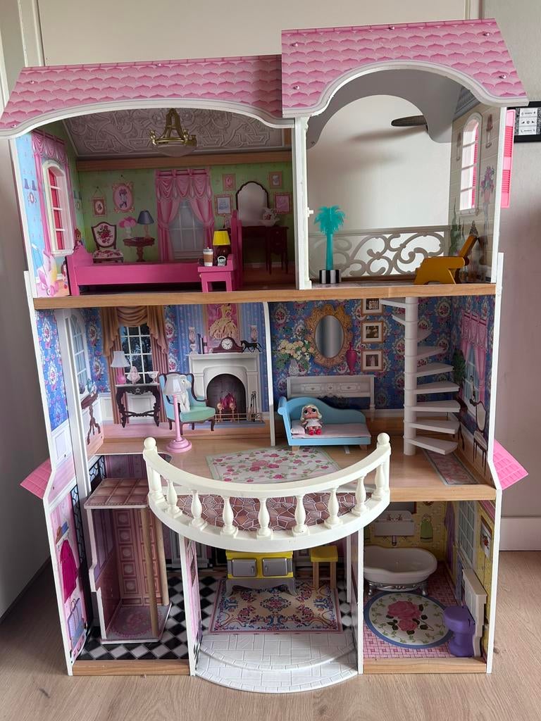 Groot barbie / poppen/ LOL huis, Kinderen en Baby's, Speelgoed | Poppenhuizen, Ophalen, Zo goed als nieuw, Poppenhuis