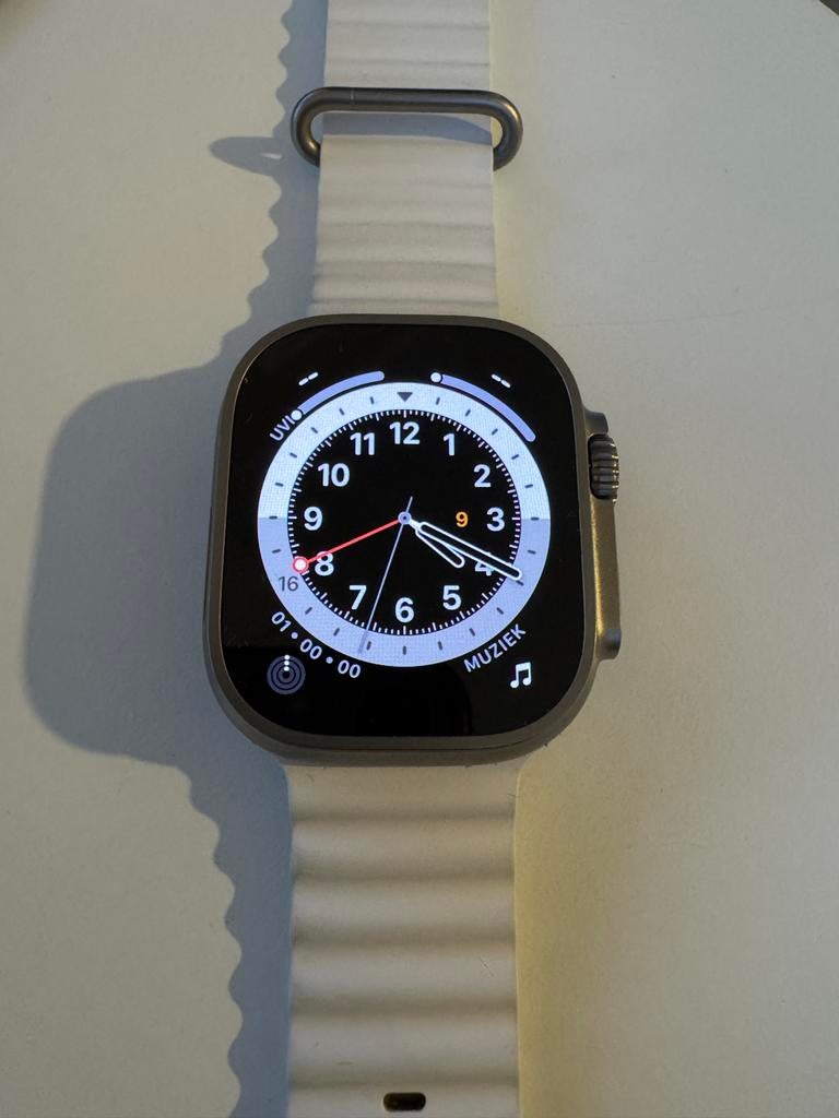 Apple Watch Ultra met wit Ocean Band - Zo goed als nieuw, Afstand, Wit, IOS, Ophalen of Verzenden