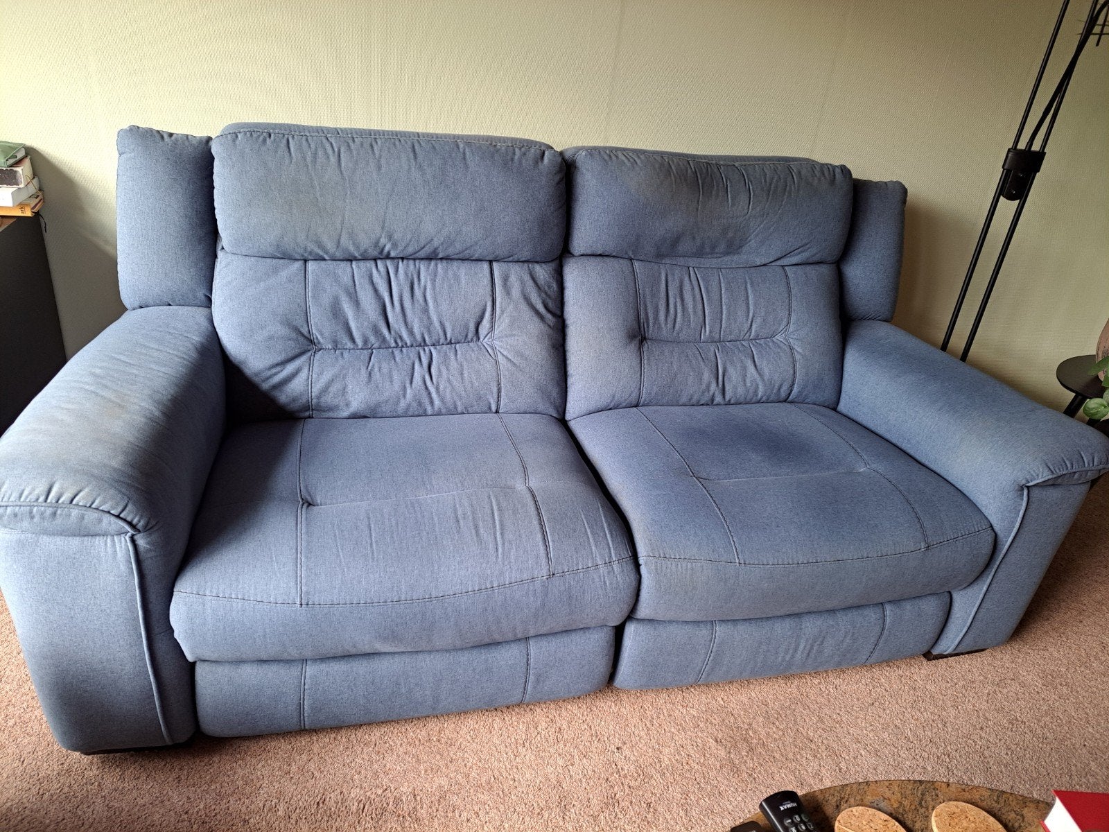 3zitsbank, blauw, 2 delen van 1.05 m, diep 0.90m, hoogte 1 m, Ophalen, Gebruikt, Driepersoons, Stof