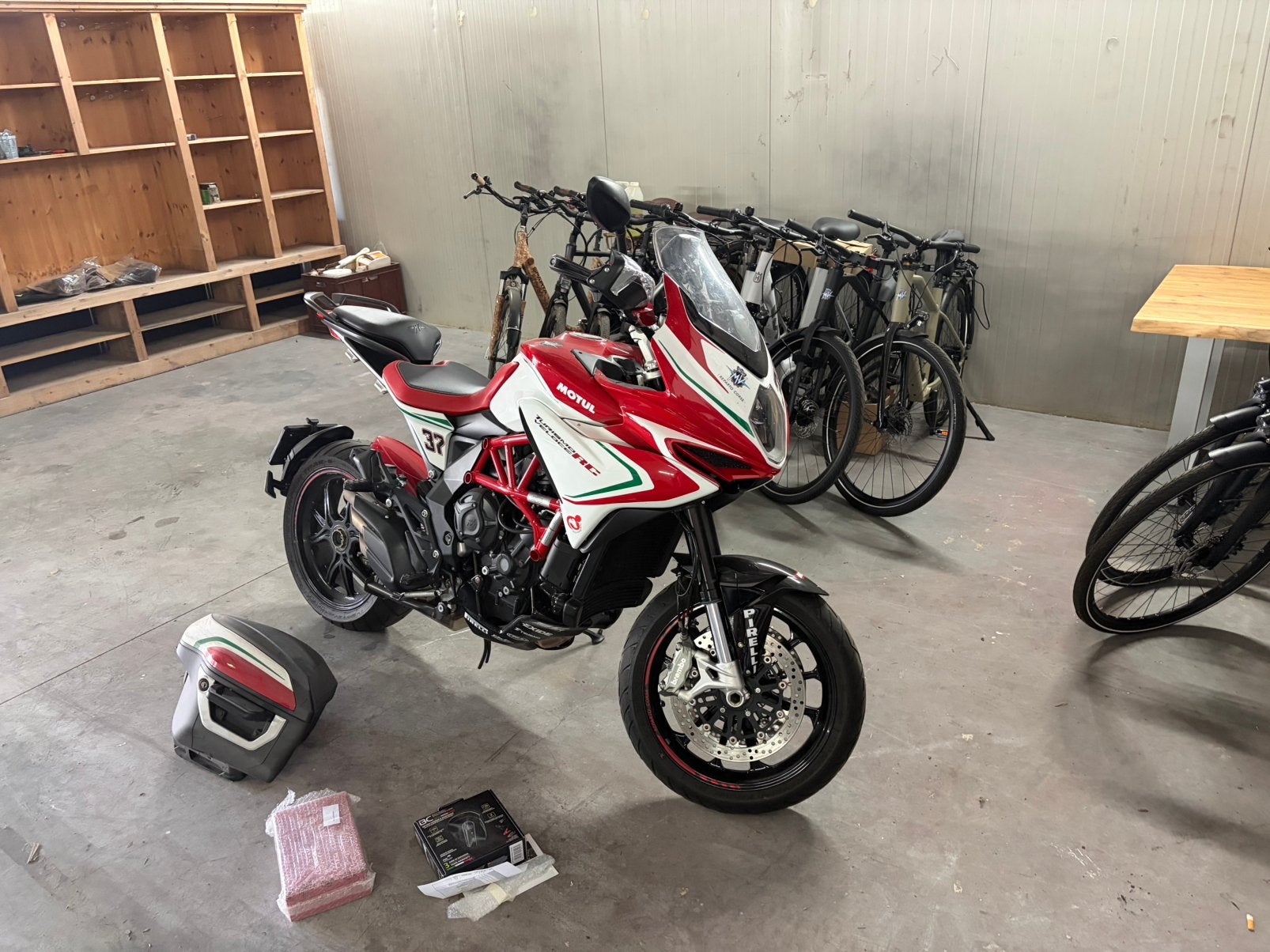 MV augusta veloce 880 rc, Particulier, Sport