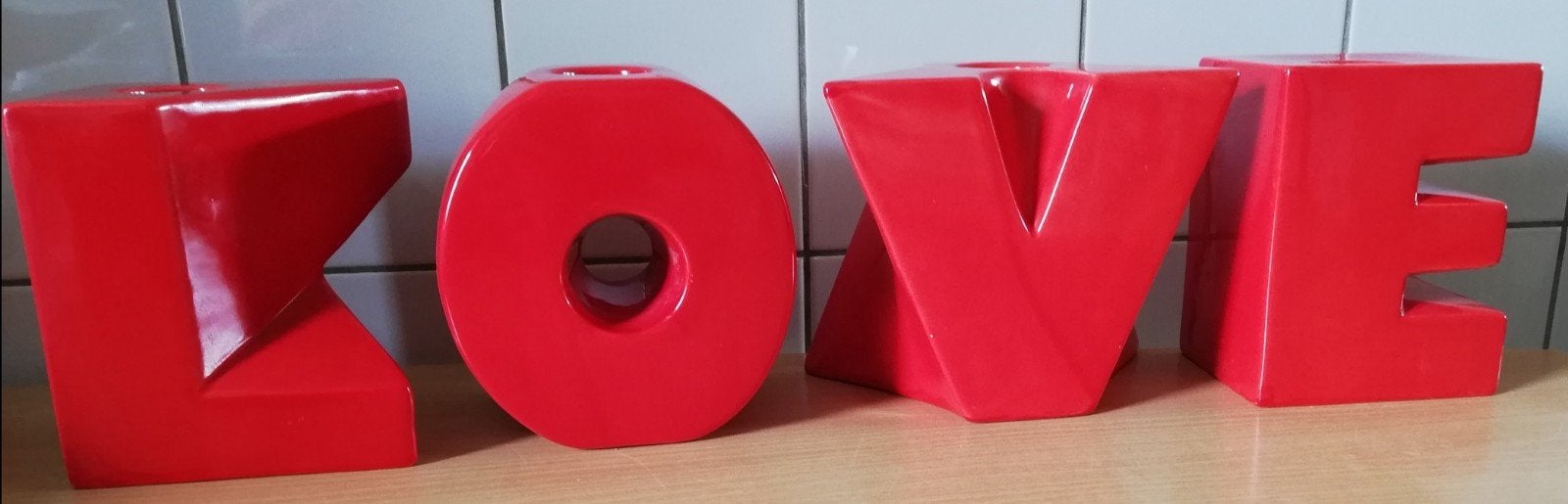 LOVE LETTERS. Keramiek/glazuurd. POP-ART. 64/15 cm., Ophalen