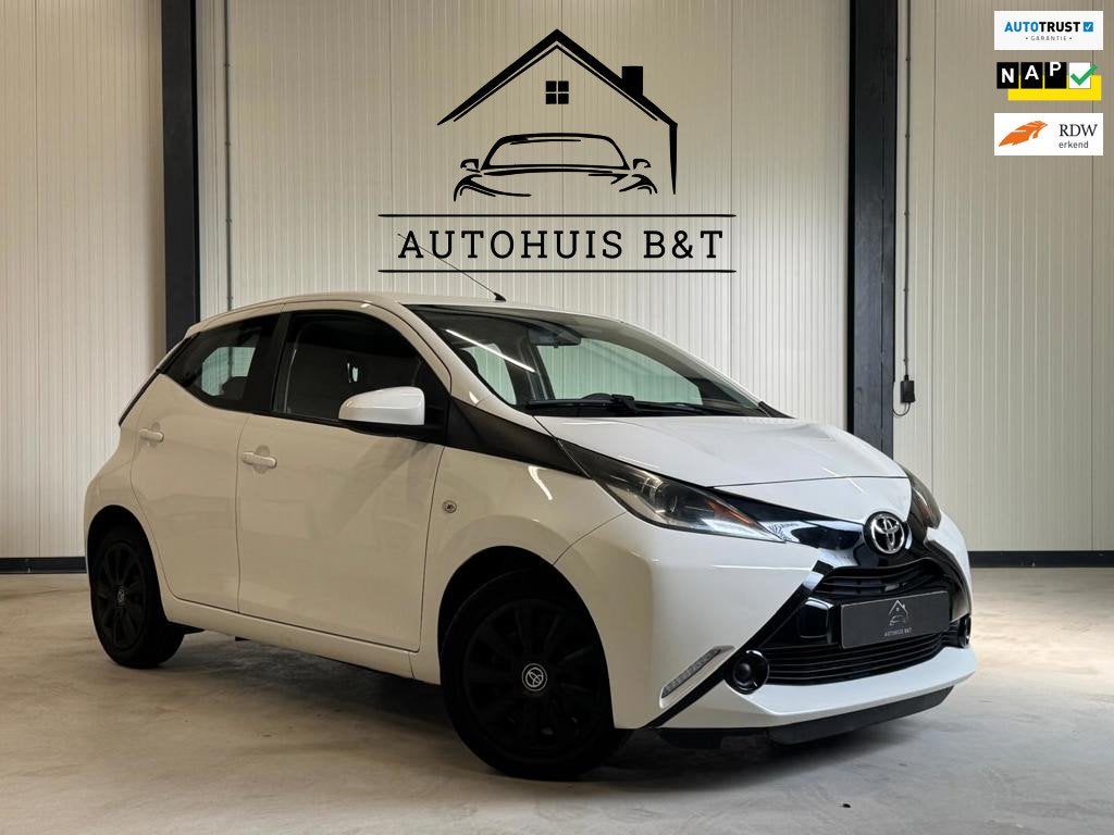 Toyota Aygo 1.0 VVT-i x-play, Voorwielaandrijving, Stof, Gebruikt, Zwart