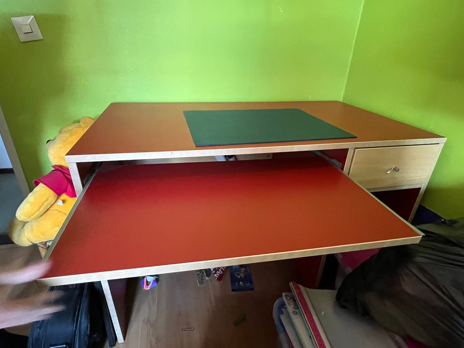 GRATIS op te halen: Ikea bureau, Huis en Inrichting, Ophalen, Gebruikt, Hout, Kinderbureau