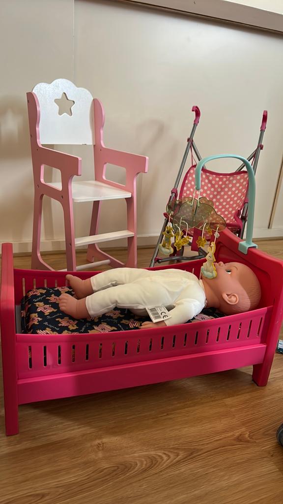Wiegje met geluid, poppenstoel, buggy, Kinderen en Baby's, Speelgoed | Poppen, Ophalen, Zo goed als nieuw, Babypop