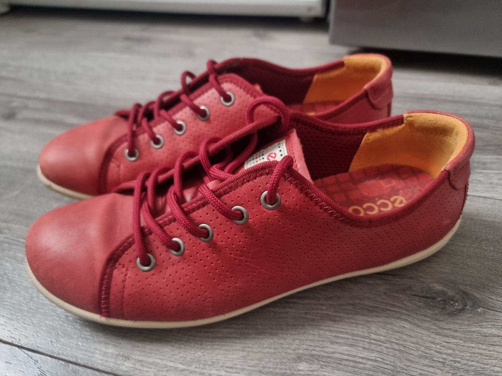 Wijnrood rood dames schoenen Ecco, maat 40 (AZ4), Kleding | Dames, Ophalen of Verzenden, Zo goed als nieuw, Rood, Sneakers of Gympen