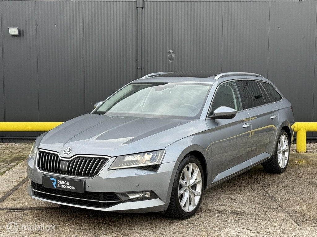 Skoda Superb Combi 2.0 TSI 4x4 Style PANODAK | BOMVOL, Gebruikt, Euro 6, 4 cilinders, Vierwielaandrijving