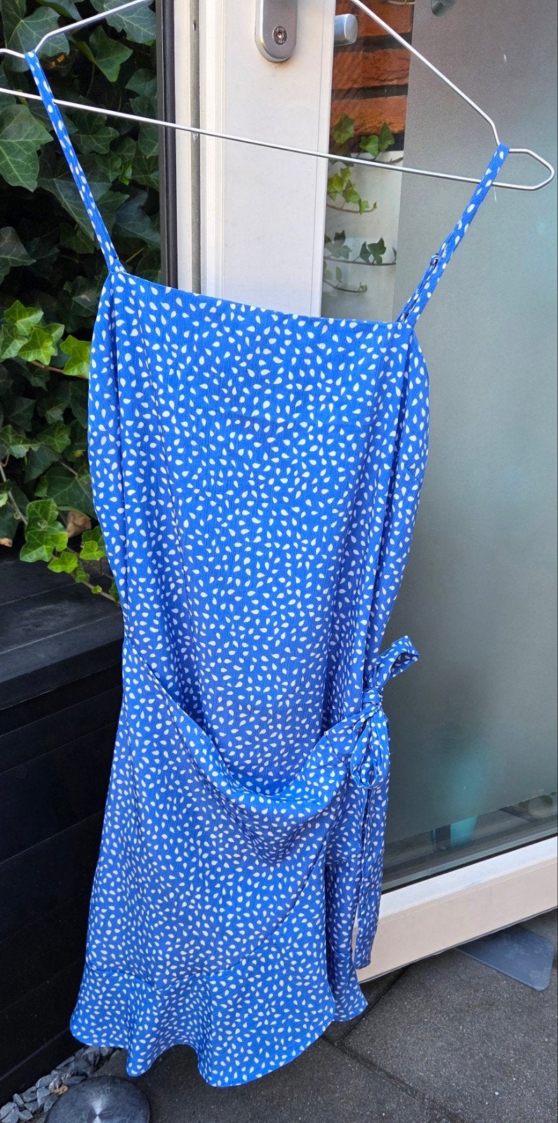 Blauw wikkeljurkje met stipjes maat 40, Kleding | Dames, Jurken, Maat 38/40 (M), Blauw, Ophalen of Verzenden, Zo goed als nieuw