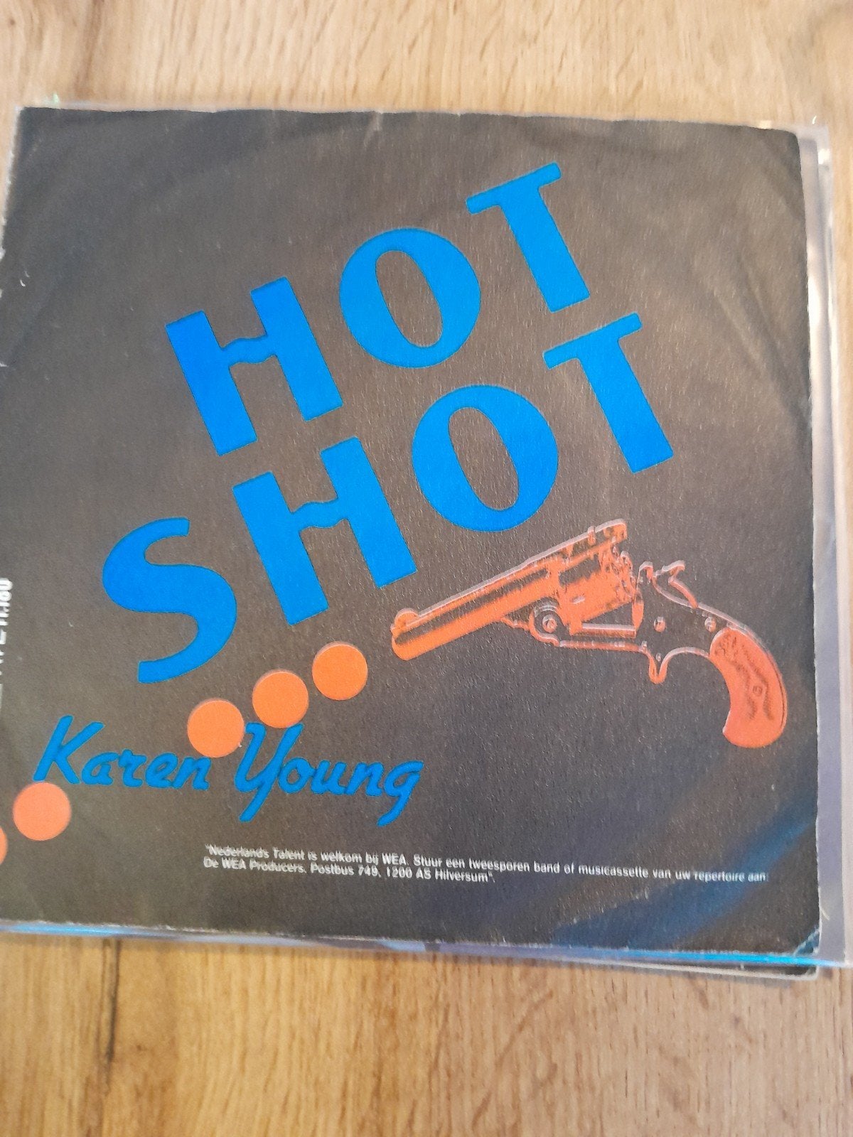 karen uoung 7 inch hot shot, Ophalen of Verzenden, Zo goed als nieuw, Pop