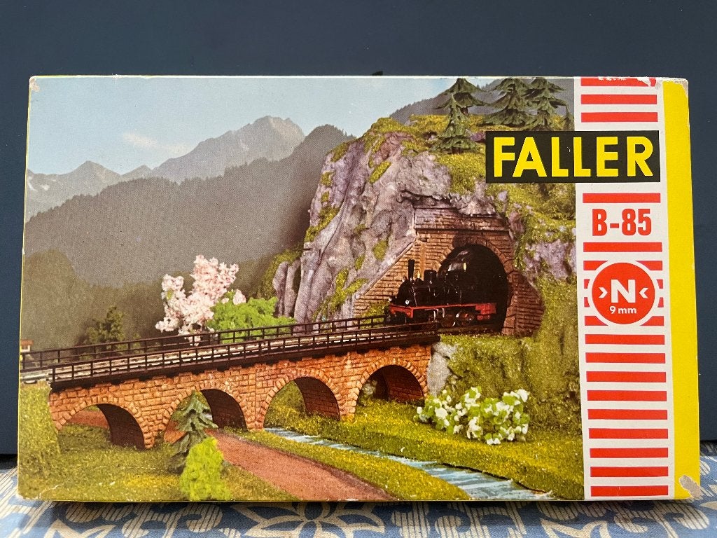 Faller - N spoorwegbrug, Gelijkstroom of Wisselstroom, Brug, Tunnel of Gebouw, Nieuw, Ophalen