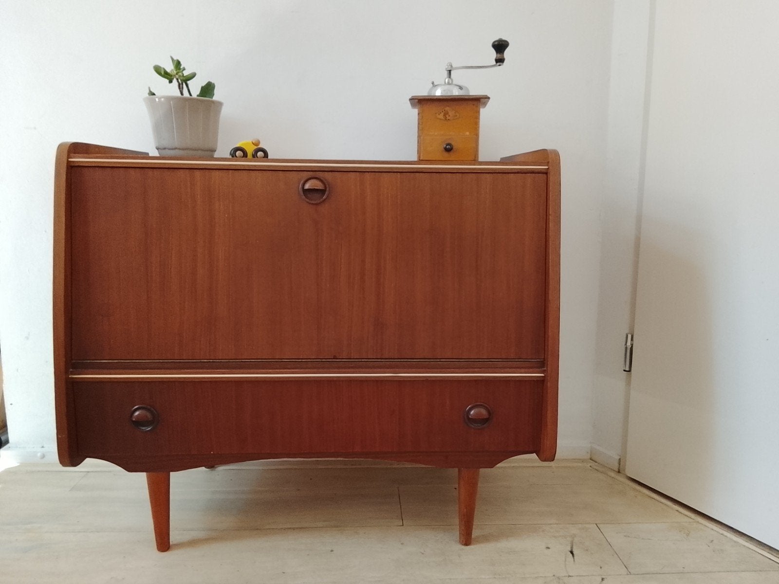 Deens stijl vintage dressoir jaren 50 retro teakhout, Ophalen, Gebruikt, Met deur(en), 50 tot 100 cm