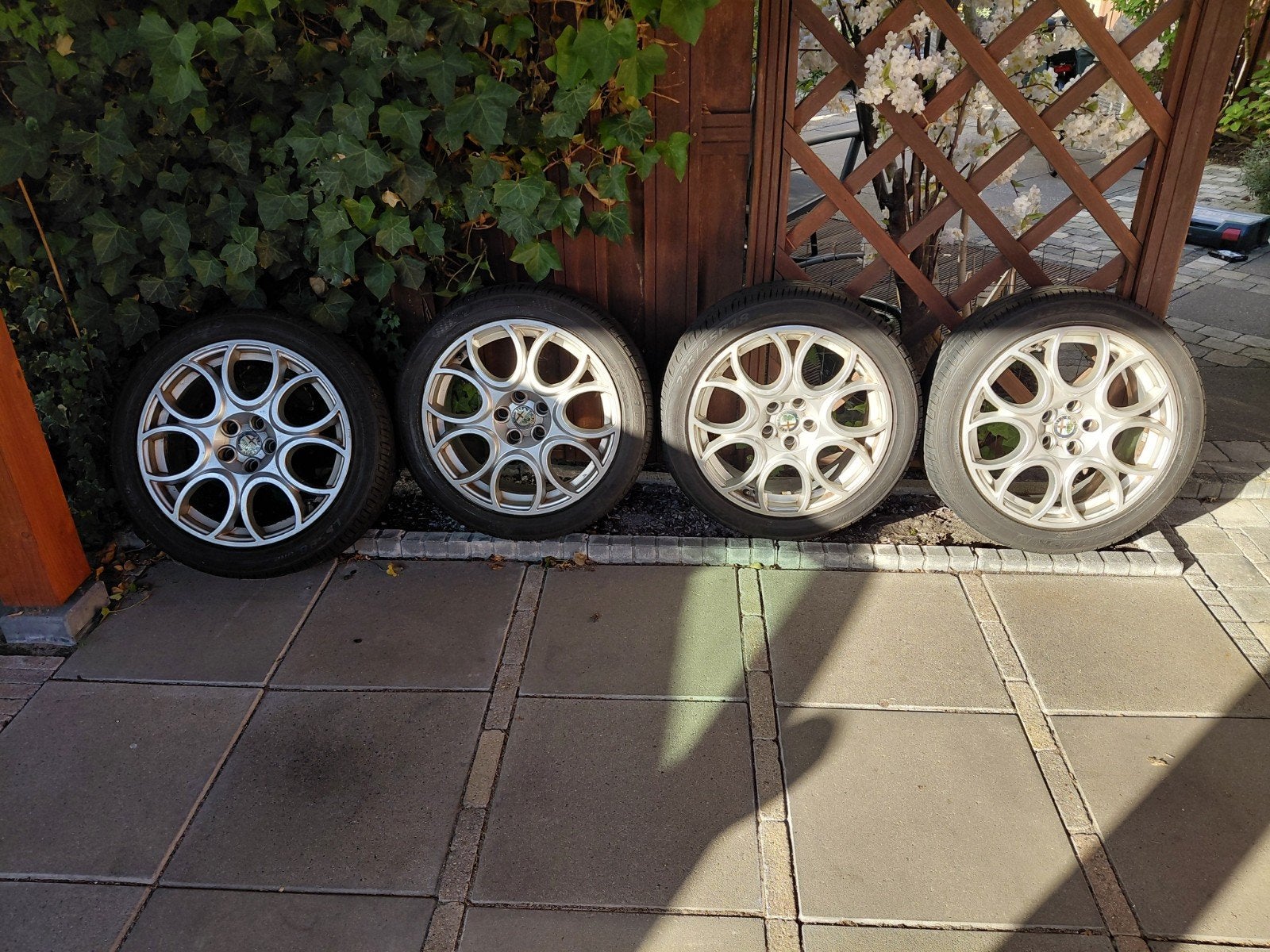 Tk alfa Romeo 159 velgen 18" met goede all weather  banden., Auto-onderdelen, Ophalen, 18 inch, Gebruikt, Banden en Velgen