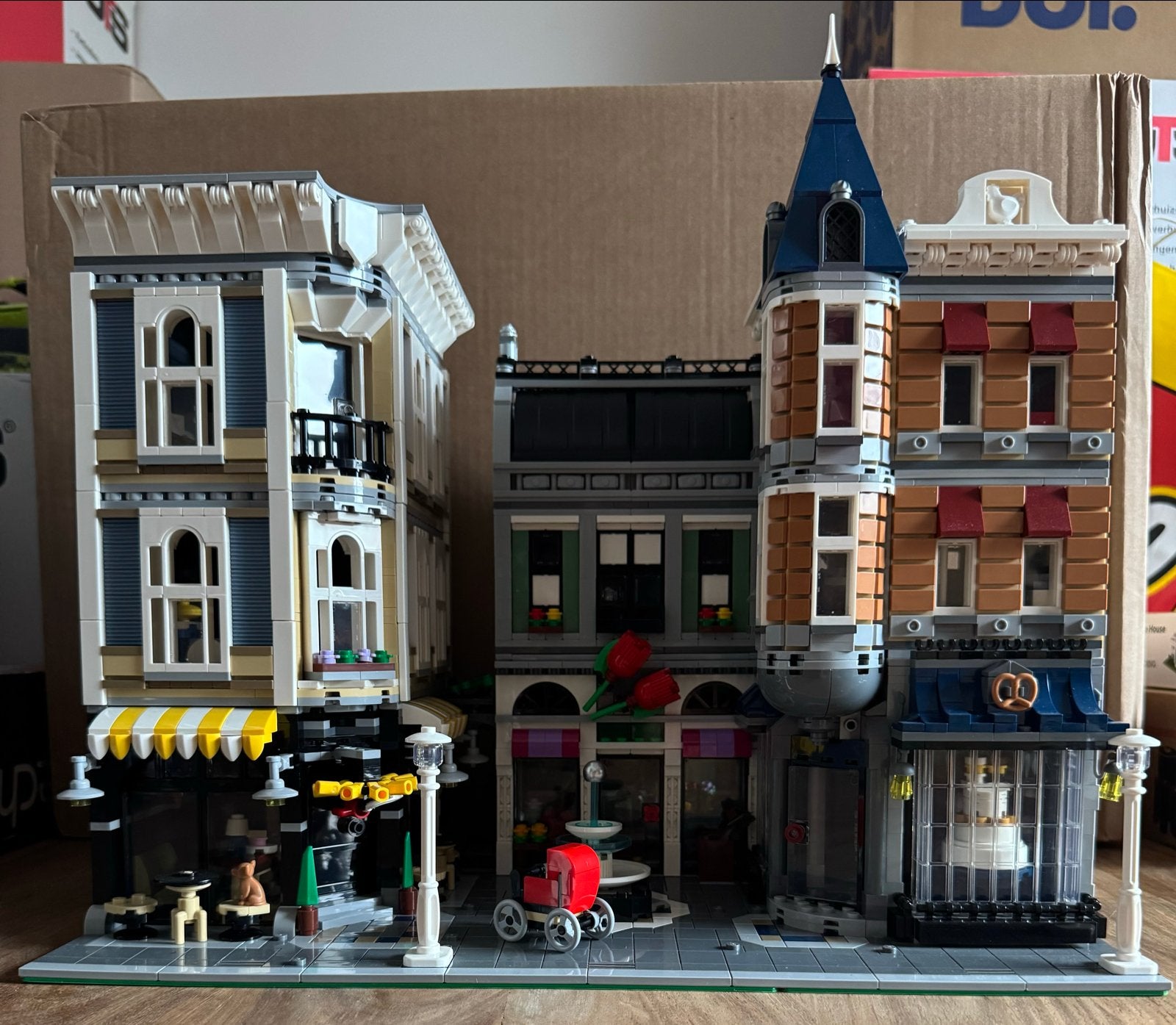 Lego 10255 Stadsplein - Zo goed als nieuw, compleet, Ophalen, Zo goed als nieuw