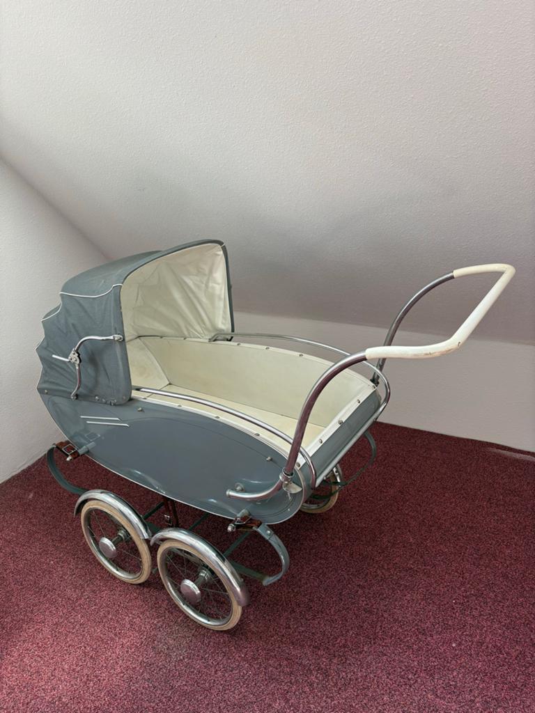 Vintage Riemersma Kinderwagen - Grijs met Witte Wielen, Gebruikt, Ophalen of Verzenden, Met reiswieg, Kinderwagen
