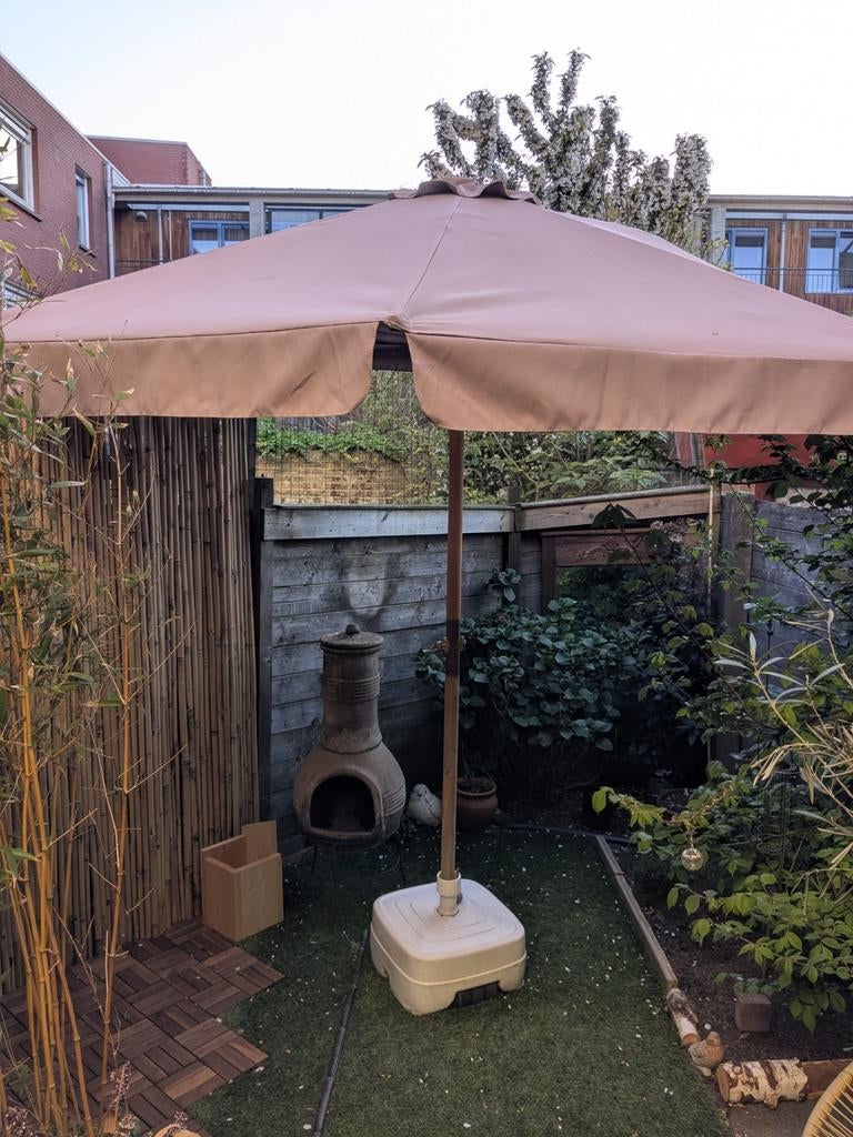 Parasol inclusief voet, Ophalen, Gebruikt, Parasolvoet