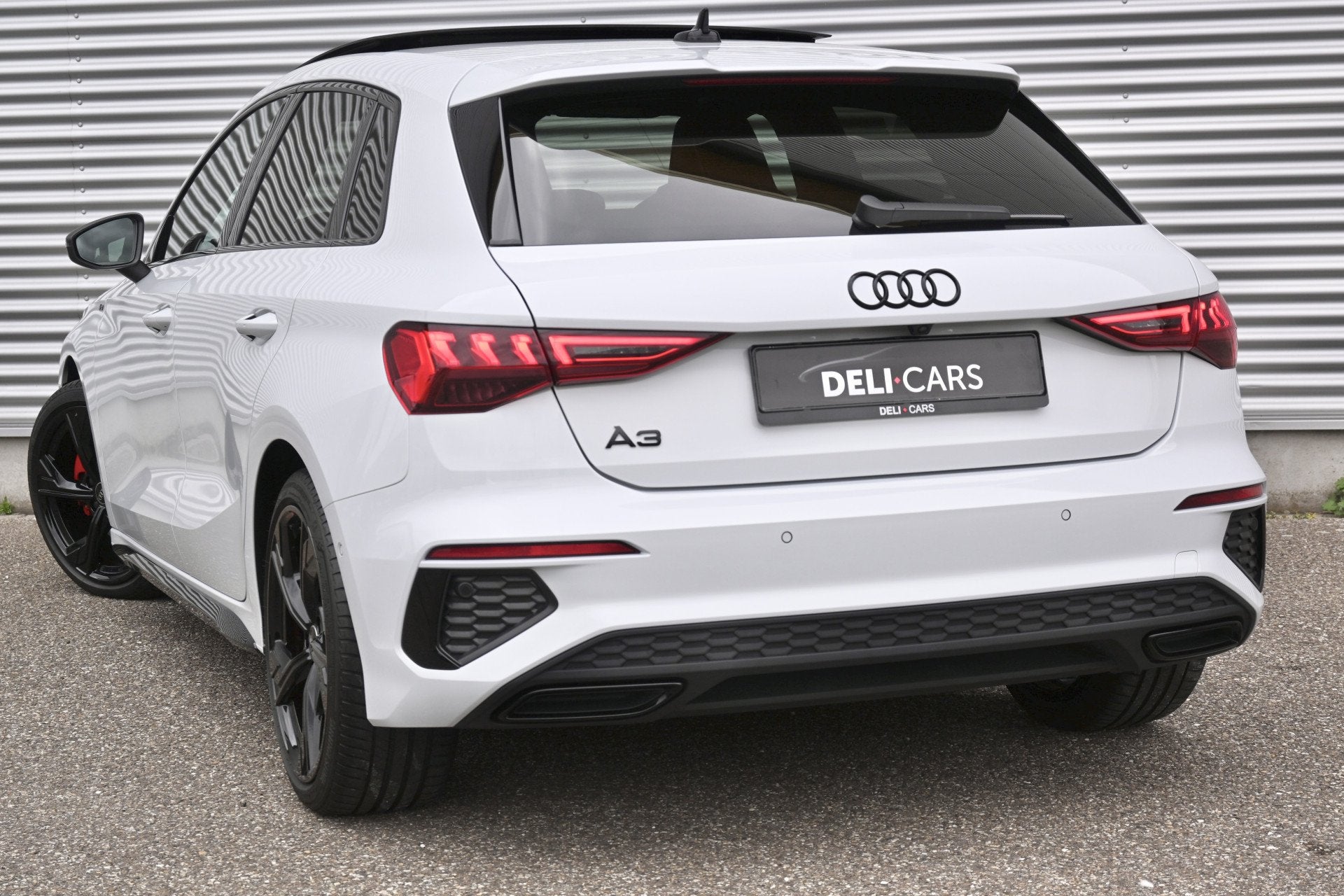 Audi A3 Sportback 35 TFSI S-Line | BTW | B&O | Matrix | Appl, 4 cilinders, 150 pk, Leder en Stof, Wit