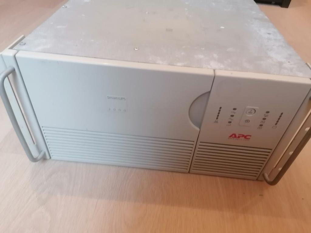 APC UPS 3000VA, Ophalen