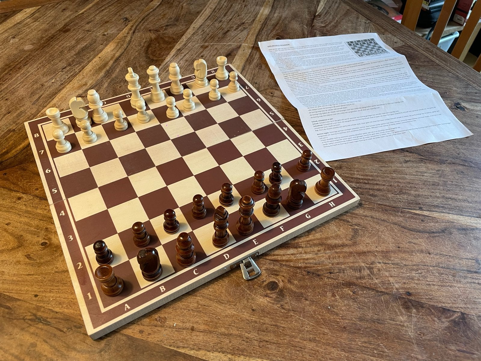 Schaakspel in een  houten kistje- Reisformaat, Hobby en Vrije tijd, Een of twee spelers, Ophalen of Verzenden, Gebruikt, Reisspel