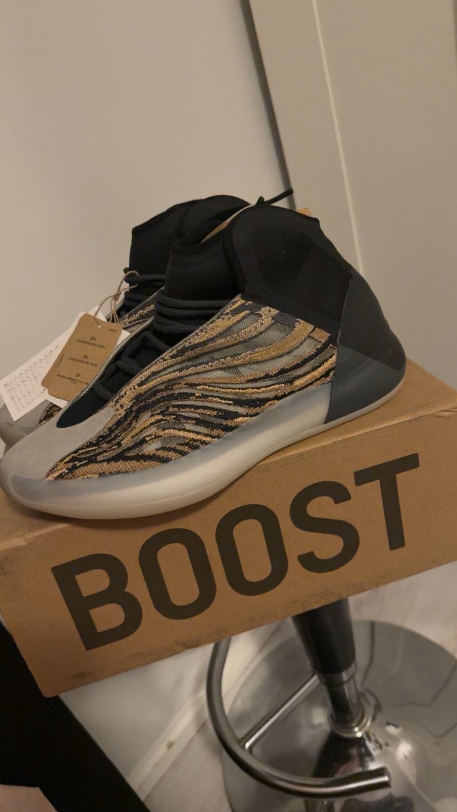 Adidas Yeezy QNTM 'Ophanim' - Maat 42 2/3, Kleding | Heren, Schoenen, Ophalen of Verzenden, Nieuw, Overige kleuren, Sneakers of Gympen