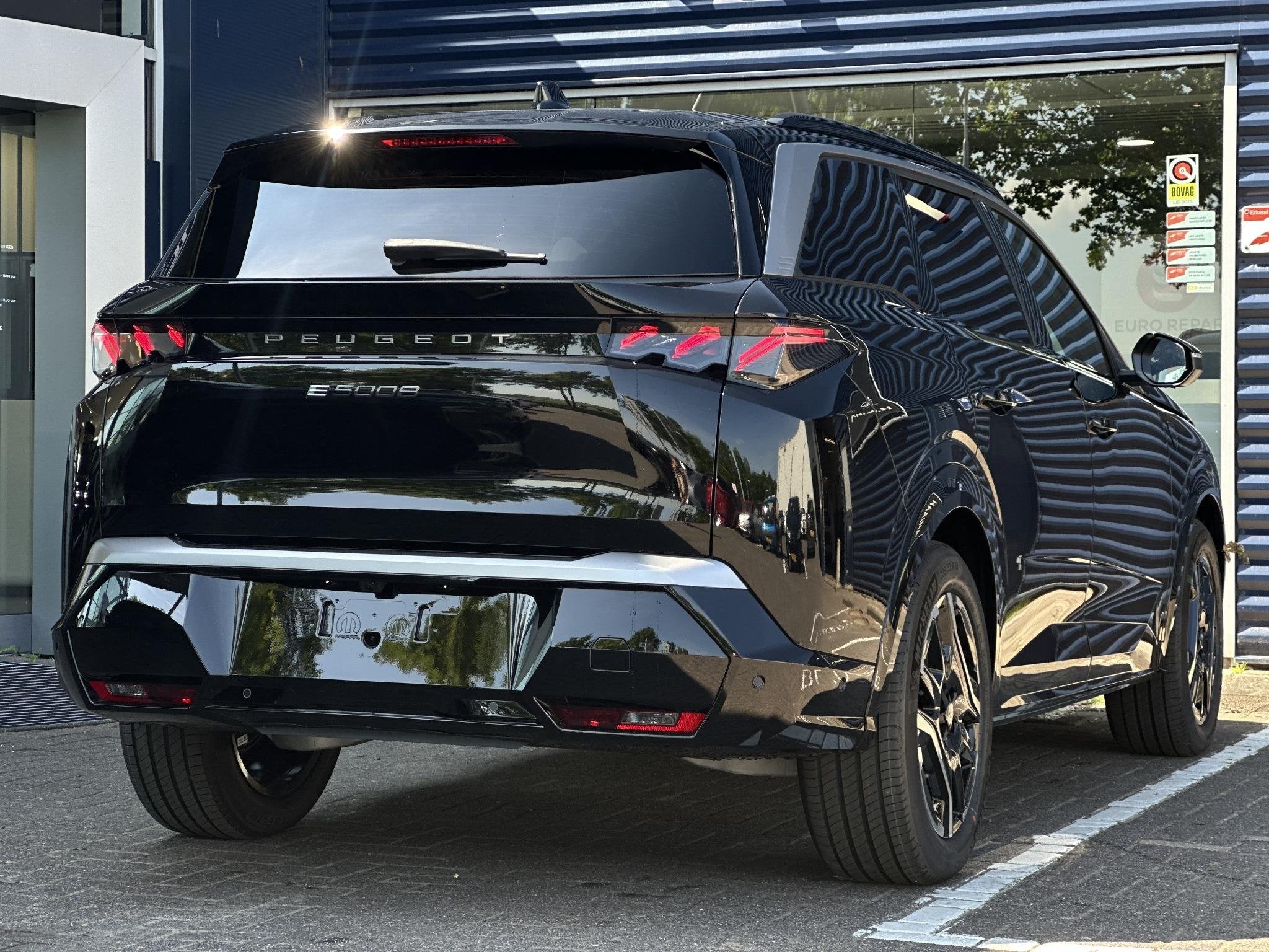 Peugeot e-5008 GT 73 kWh 7p | Trekhaak | Parkeercamera/-sens, Auto's, Peugeot, Gebruikt, 213 pk, 502 km, 7 stoelen