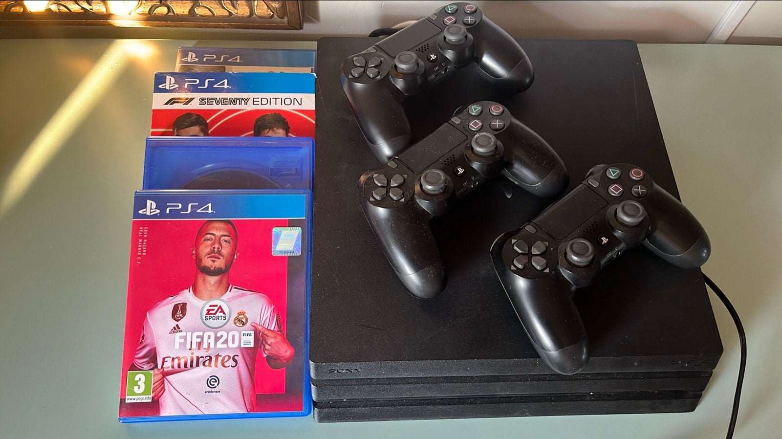 PS4 Pro met 3 controllers en 4 spellen, Spelcomputers en Games, Spelcomputers | Sony PlayStation 4, Ophalen of Verzenden, Pro