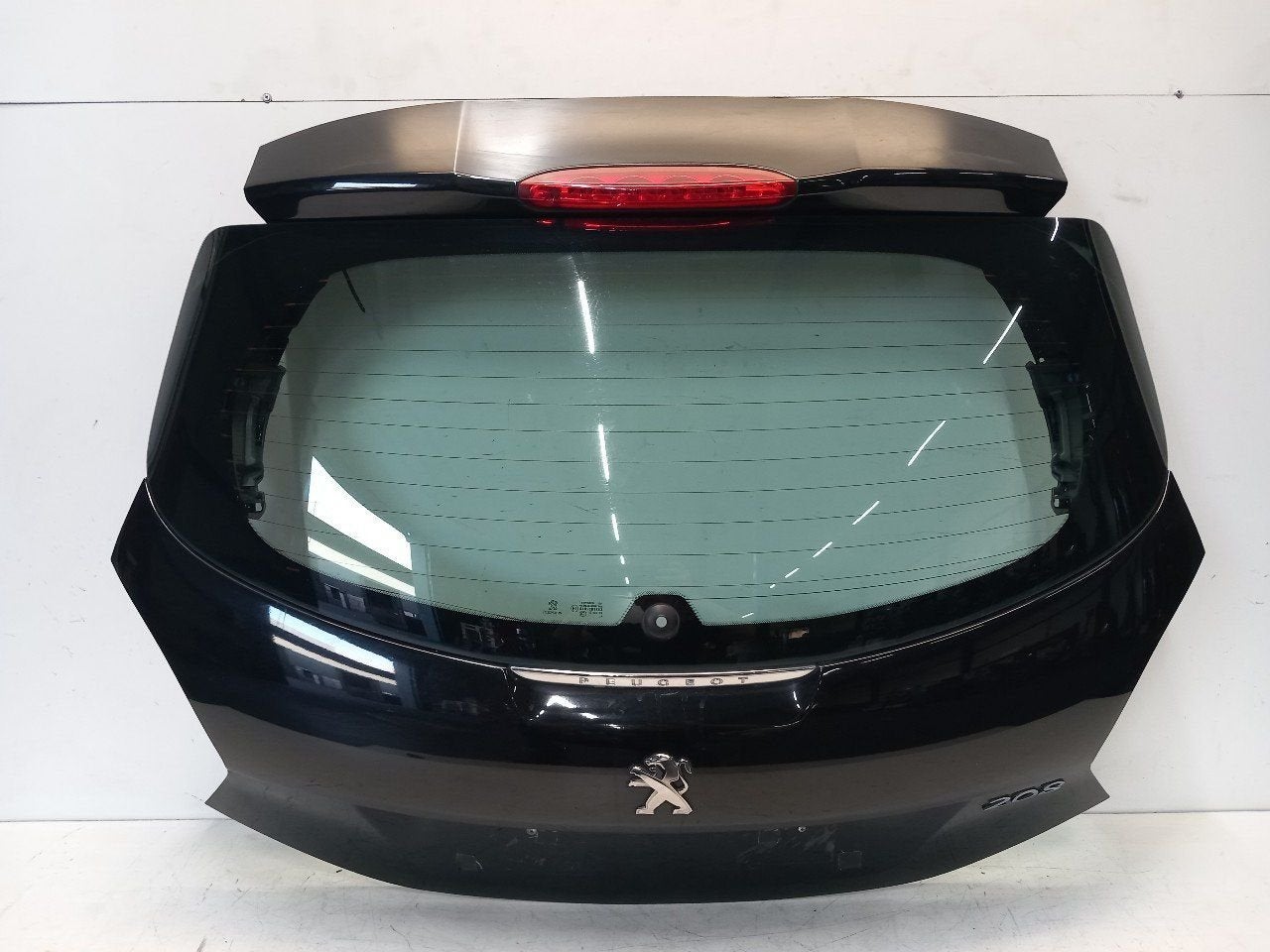 Achterklep Peugeot 208, Onderdelen@venauto.nl, Van der Ven Autorecycling B.V., Gebruikt, Ettenseweg 76, 4706 PB Roosendaal, The Netherlands