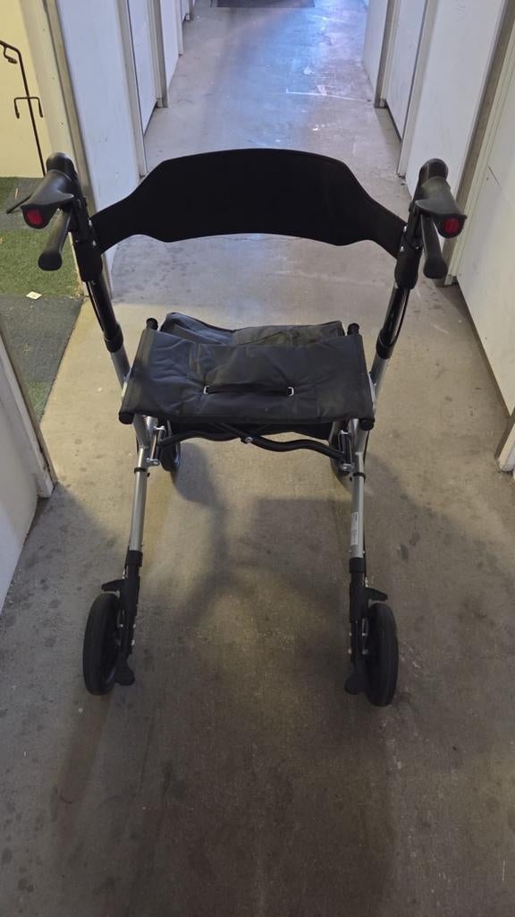 Nieuwe rollator, Diversen, Ophalen