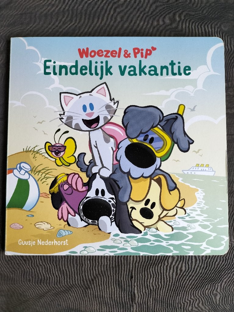 Guusje Nederhorst - Woezel & Pip - Eindelijk vakantie, Ophalen of Verzenden, Zo goed als nieuw, Guusje Nederhorst