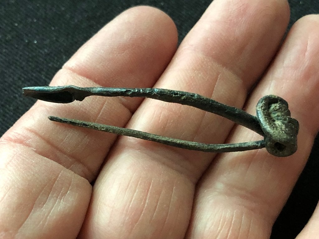 KELTISCHE draad FIBULA bodemvondst mantelspeld 2100jr oud, Antiek en Kunst, Ophalen