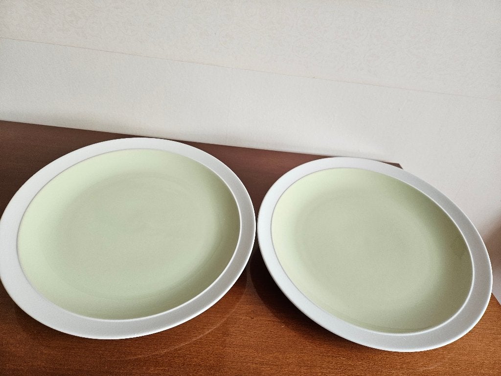 4 Vintage Johnson Brothers dinerborden - zacht blad., Ophalen of Verzenden, Zo goed als nieuw, Bord(en), Overige stijlen