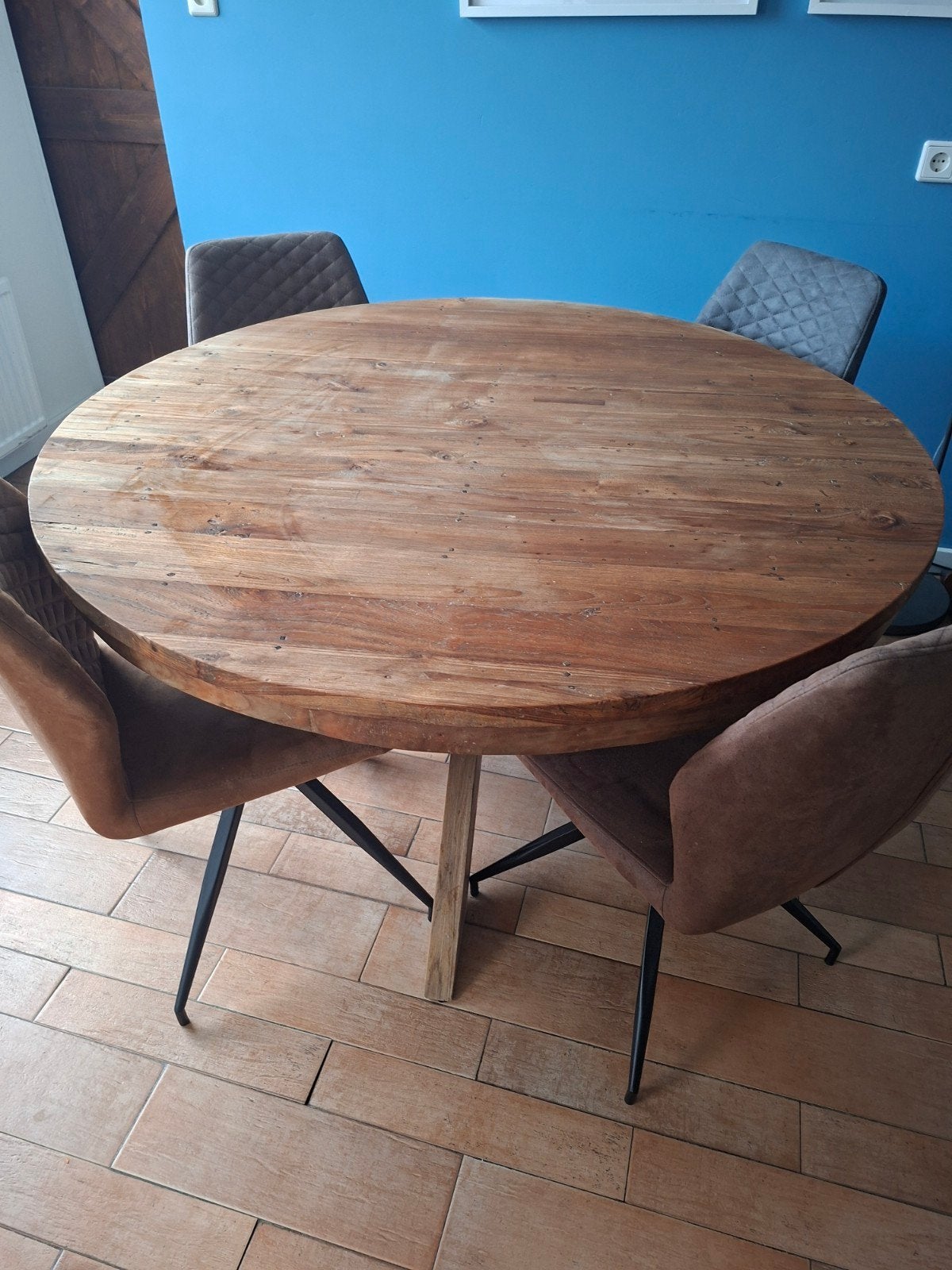 Teakhouten eettafel van Goossens (rond, 140cm), Huis en Inrichting, Ophalen, Gebruikt, Vijf personen of meer, 100 tot 150 cm