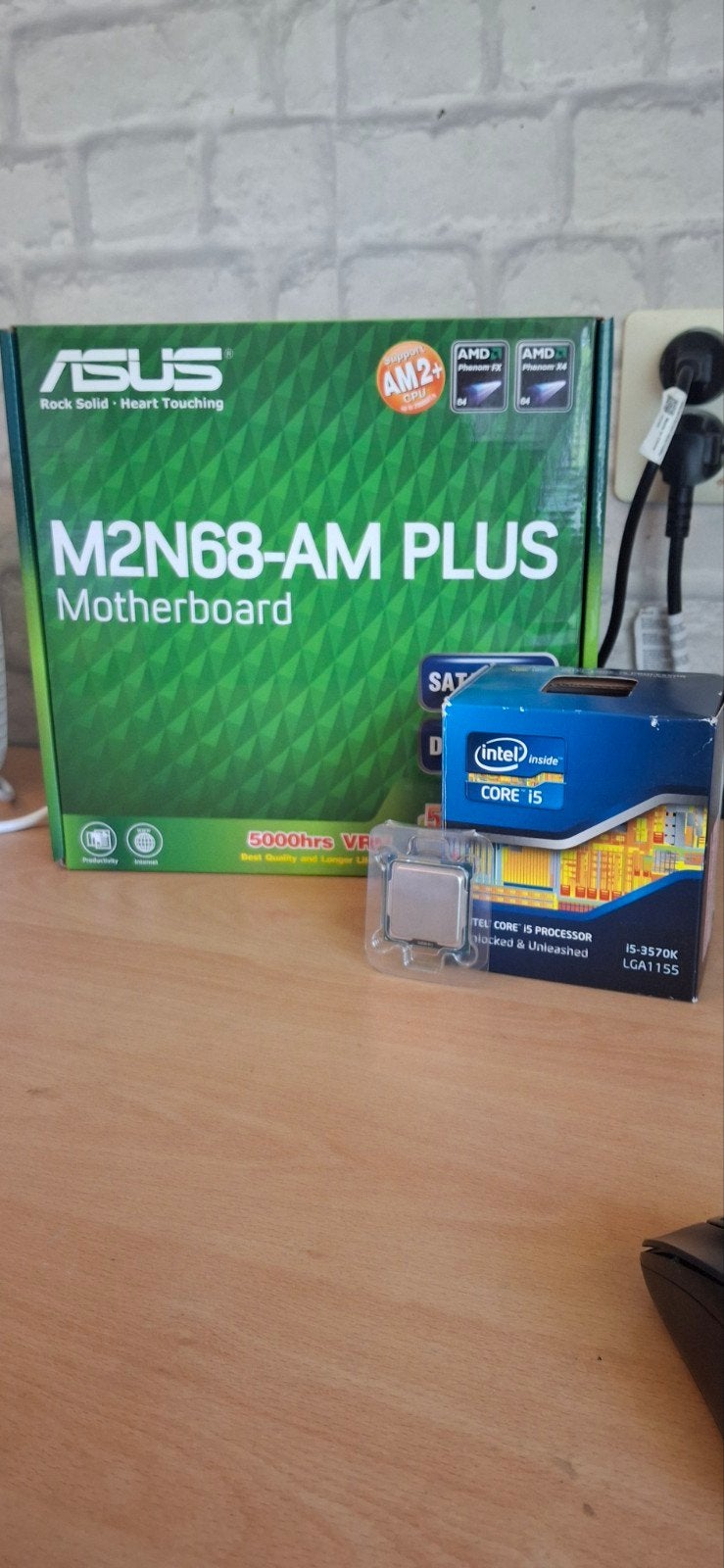 Pc doosjes met processor en koeler., Computers en Software, Desktop Pc's, Ophalen of Verzenden, Zo goed als nieuw, I3 3220, Intel