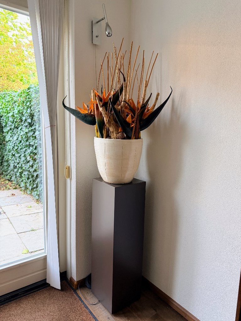 Groot Exotisch Strelitzia Zijden Bloemstuk in Pot op sokkel, Huis en Inrichting, Woonaccessoires | Droogbloemen, Ophalen, Zo goed als nieuw