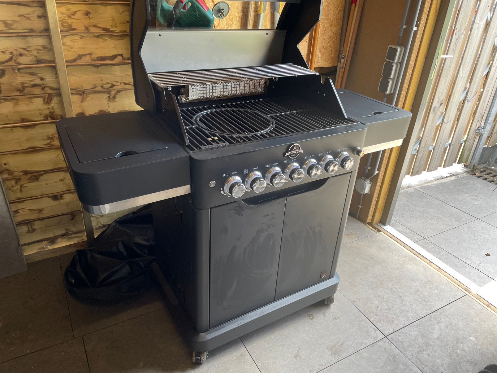 Jamestown gasbarbecue met grill brander, gaspit, Ophalen, Zo goed als nieuw