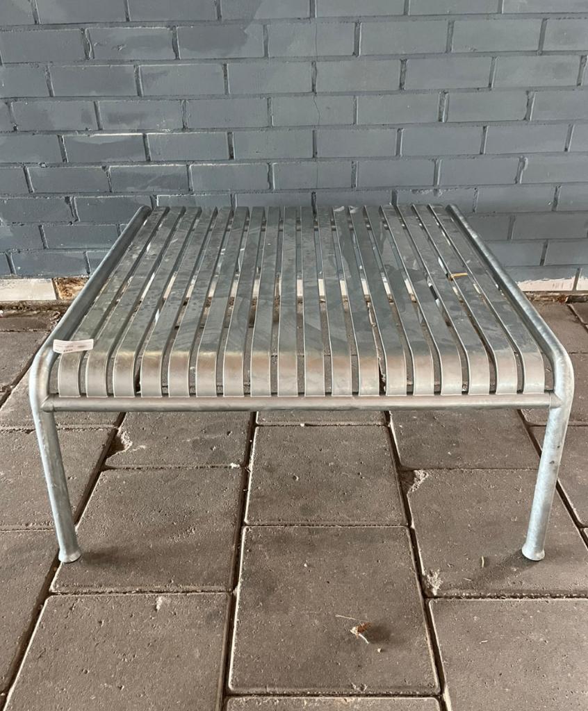 Hay Palissade Low salontafel 81x86 Hot Galvanised €939 nu, Hay, Hay, Nieuw, Rechthoekig