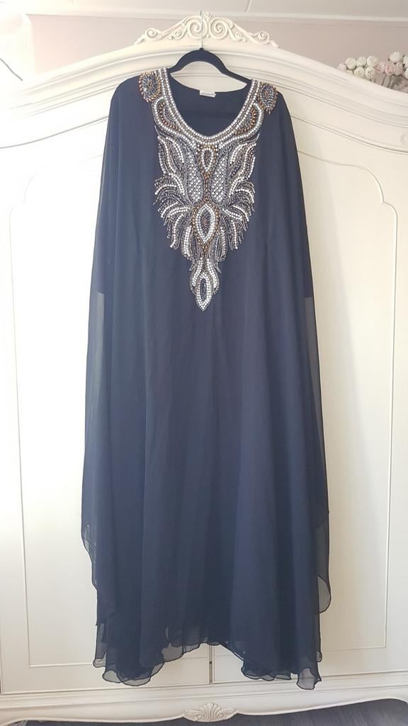 Prachtige chique zwarte abaya kaftan met steentjes, Ophalen of Verzenden, Zo goed als nieuw, Maat 36 (S), Zwart