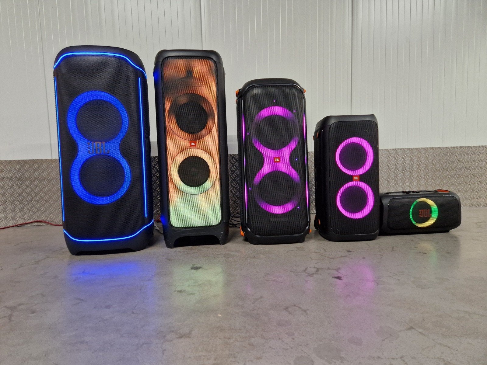 JBL PARTYBOX ~TE HUUR~  incl. MIC GRATIS BEZORGD+OPHALEN, Ophalen of Verzenden
