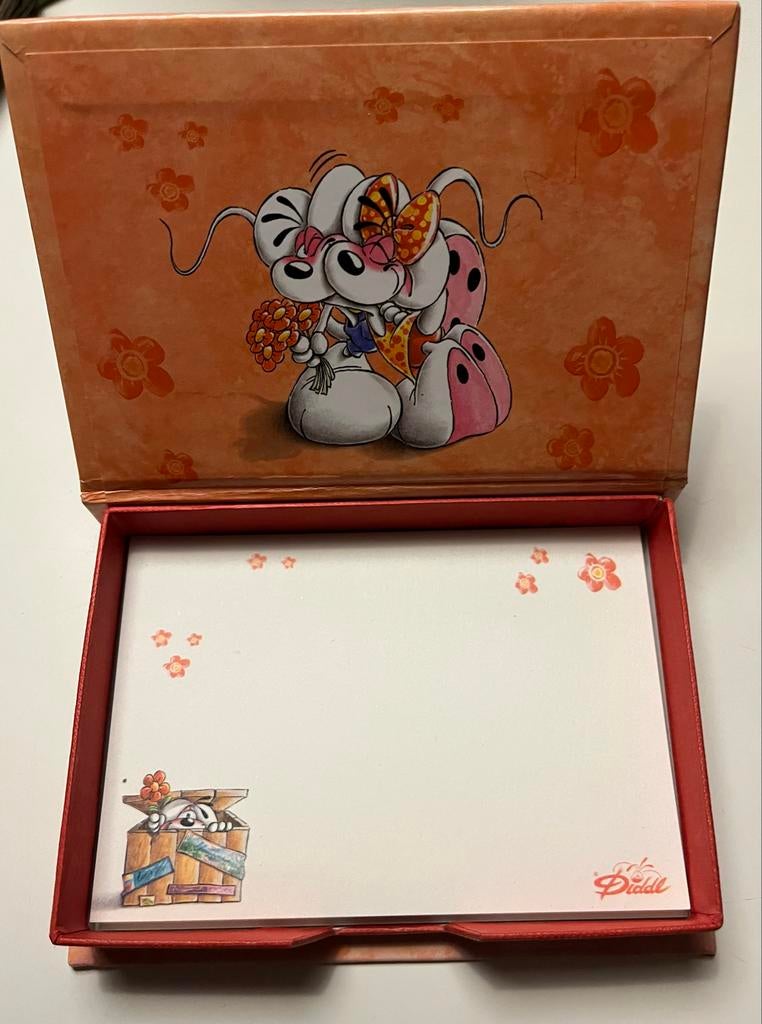 Diddl doosje met Diddlina briefpapiertjes, Ophalen of Verzenden, Diddlina, Zo goed als nieuw, Papier, Kaart of Schrift